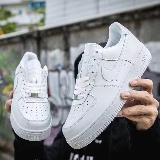 Nike Men perforated Airforce 1'07 sneakers